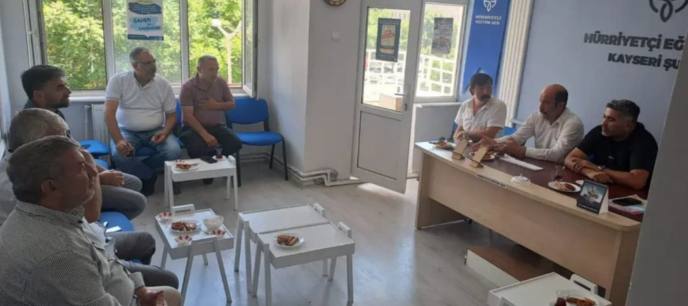 İSMAİL SALEP: “HÜRRİYETÇİ EĞİTİM SEN’E DESTEKLERİ İÇİN TEŞEKKÜR EDİYORUZ” - GÜNDEM - İnternetin Ajansı