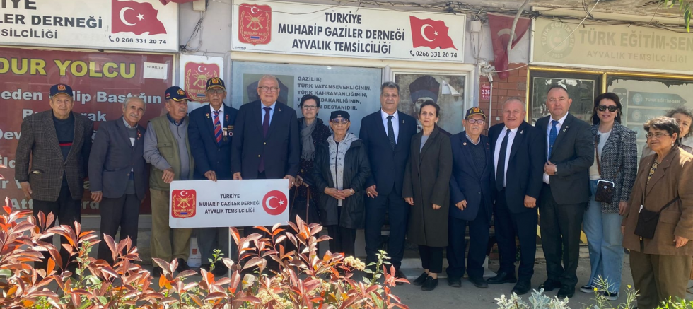 Özcan Pehlivanoğlu: Ayvalık’ta Şehit Aileleri ve Gazilerle Bir Araya Geldik - GÜNDEM - İnternetin Ajansı