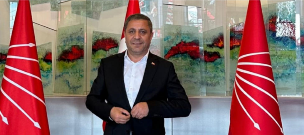 SERVET TURAN: “GENEL BAŞKANIMIZIN YANINDAYIZ, HUKUKU SİYASETE ALET ETTİRMEYECEĞİZ” - GÜNDEM - İnternetin Ajansı