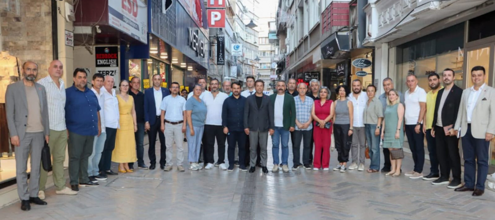 SERVET TURAN: “YAŞASIN CUMHURİYET, YAŞASIN ÖZGÜR ÖZEL’İN LİDERLİĞİNDEKİ CUMHURİYET HALK PARTİSİ!” - GÜNDEM - İnternetin Ajansı